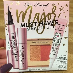 Too Faced set